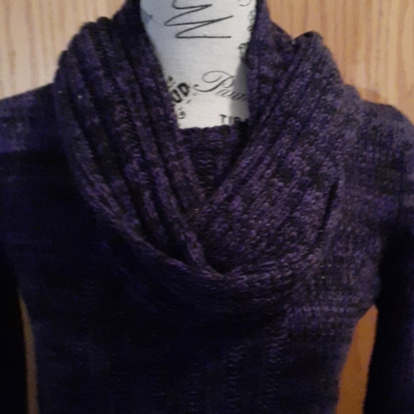Sweater and Scarf Set - Picture 2 of 6